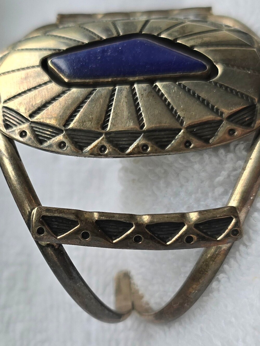 Signed sterling silver vintage Navajo cuff bracelet features Deep lapis lazuli - Picture 2 of 4